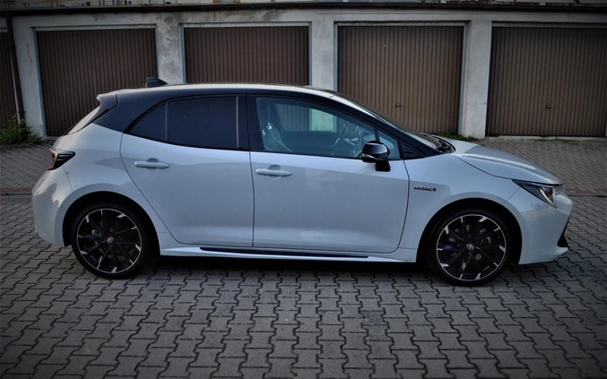 Toyota Corolla cena 94900 przebieg: 33000, rok produkcji 2020 z Drezdenko małe 667